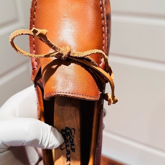 Saks Fifth Ave Mens Leather Driving Loafers. - Picture 8 of 14